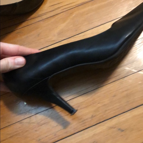 NWOT Black Pointy-Toe Heel - Picture 3 of 3